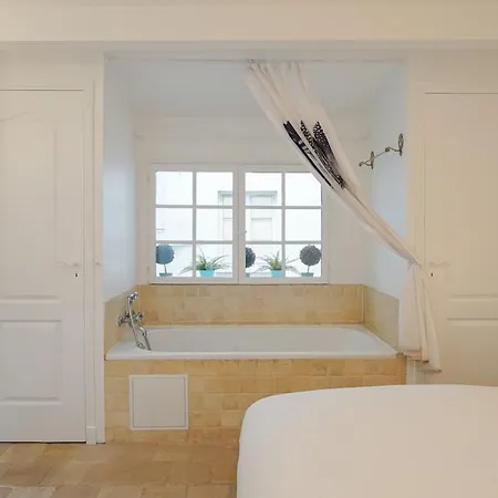 Maison Au Coeur Du Marais - Ii *