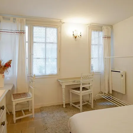 Maison Au Coeur Du Marais - Ii *